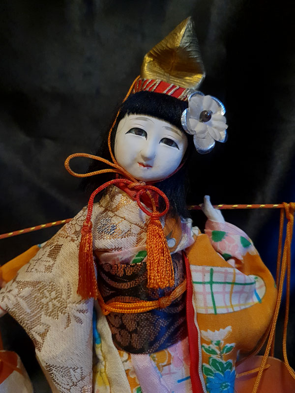 primer plano de rostro de muñeca japonesa vintage