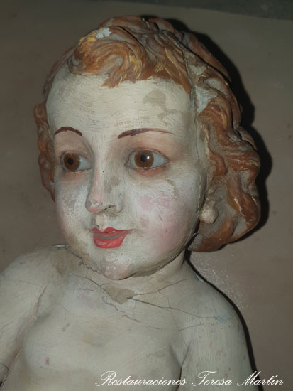 figura religiosa restaurada al  detalle