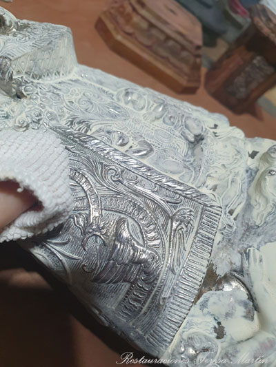 dar brillo a las figuras