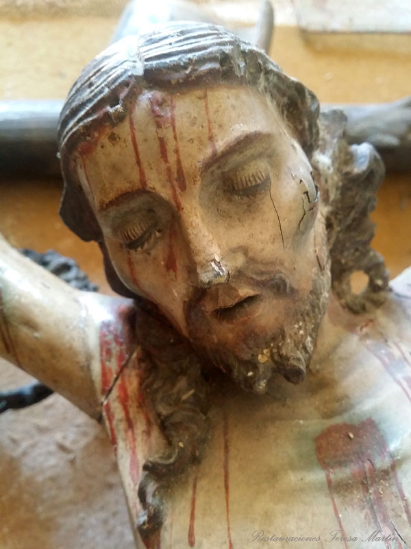 restauracion crucifijo